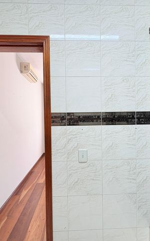 Casa à venda com 230m², 4 quartos e 5 vagas Casa à venda com 230m², 4 quartos e 5 vagasBanheiro da Suíte 1