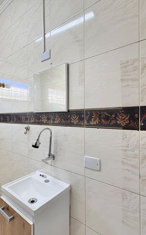 Casa à venda com 230m², 4 quartos e 5 vagas Casa à venda com 230m², 4 quartos e 5 vagasBanheiro