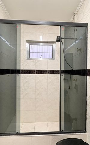 Casa à venda com 230m², 4 quartos e 5 vagas Casa à venda com 230m², 4 quartos e 5 vagasBanheiro da Suíte 2