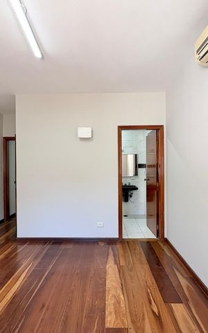 Casa à venda com 230m², 4 quartos e 5 vagas Casa à venda com 230m², 4 quartos e 5 vagasSuíte 1