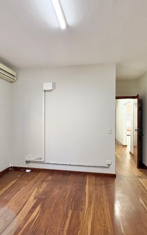 Casa à venda com 230m², 4 quartos e 5 vagas Casa à venda com 230m², 4 quartos e 5 vagasSuíte 2