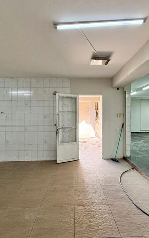 Casa à venda com 230m², 4 quartos e 5 vagas Casa à venda com 230m², 4 quartos e 5 vagasGaragem