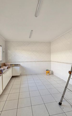 Casa à venda com 230m², 4 quartos e 5 vagas Casa à venda com 230m², 4 quartos e 5 vagasCozinha