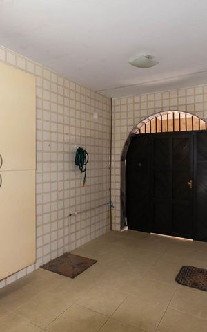 Casa à venda com 153m², 3 quartos e 1 vagaÁrea de Serviço