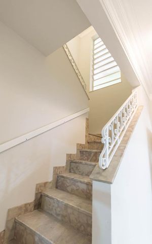 Casa à venda com 153m², 3 quartos e 1 vagaEscada