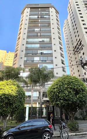 Apartamento para alugar com 183m², 4 quartos e 4 vagasFachada