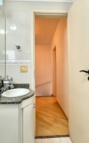 Apartamento para alugar com 183m², 4 quartos e 4 vagasBanheiro Corredor
