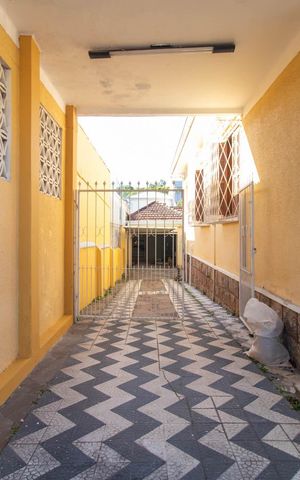 Casa à venda com 125m², 2 quartos e 3 vagas Casa à venda com 125m², 2 quartos e 3 vagasÁrea externa