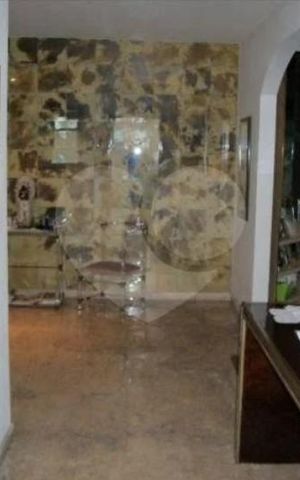 Casa à venda com 367m², 4 quartos e 6 vagas