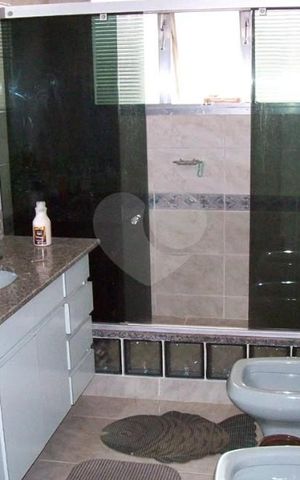 Casa à venda com 367m², 4 quartos e 6 vagas