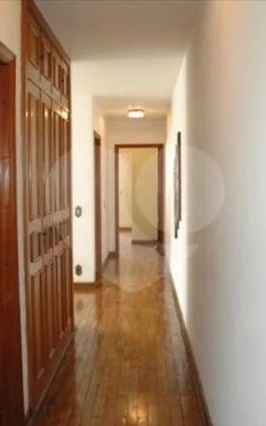 Casa à venda com 367m², 4 quartos e 6 vagas