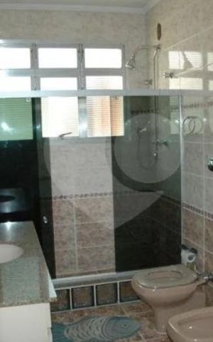 Casa à venda com 367m², 4 quartos e 6 vagas