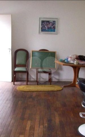 Casa à venda com 367m², 4 quartos e 6 vagas
