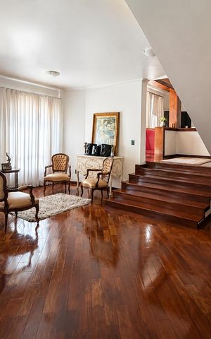 Casa à venda com 400m², 4 quartos e sem vaga Casa à venda com 400m², 4 quartos e sem vagaSala
