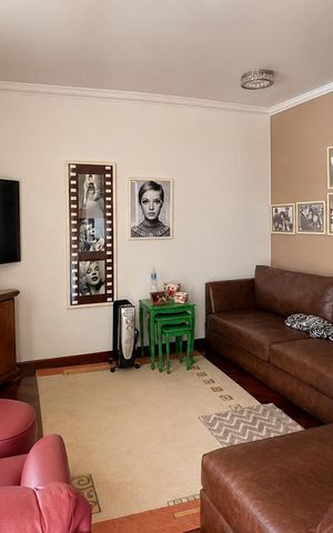 Casa à venda com 400m², 4 quartos e sem vaga Casa à venda com 400m², 4 quartos e sem vagaQuarto