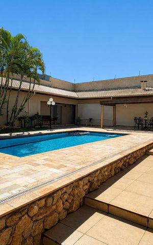 Casa à venda com 400m², 4 quartos e sem vaga Casa à venda com 400m², 4 quartos e sem vagaÁrea externa