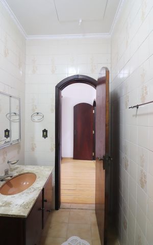 Casa à venda com 168m², 4 quartos e 2 vagasQuarto 1 - Suíte Banheiro 