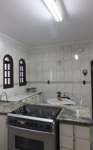 Casa à venda com 168m², 4 quartos e 2 vagasCopa e Cozinha 