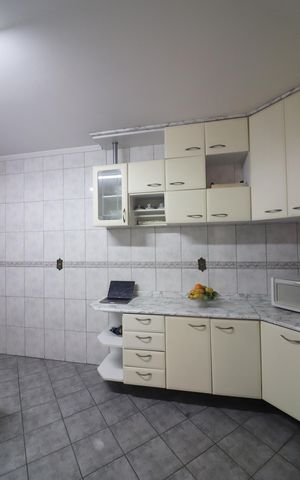 Casa à venda com 168m², 4 quartos e 2 vagasCopa e Cozinha 
