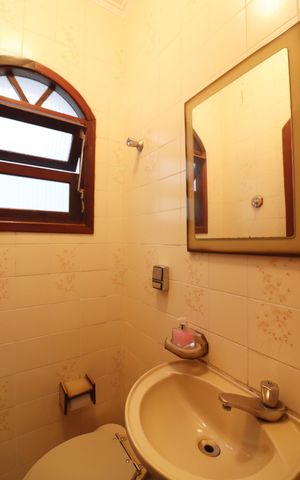 Casa à venda com 168m², 4 quartos e 2 vagasLavabo