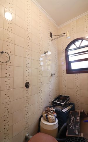Casa à venda com 168m², 4 quartos e 2 vagasBanheiro de serviço