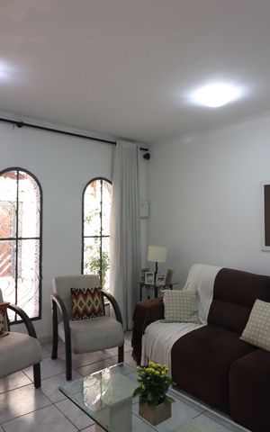 Casa à venda com 168m², 4 quartos e 2 vagasSala 