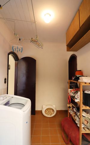 Casa à venda com 168m², 4 quartos e 2 vagasÁrea de Serviço