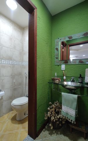 Casa de condomínio à venda com 300m², 3 quartos e 2 vagasLavabo