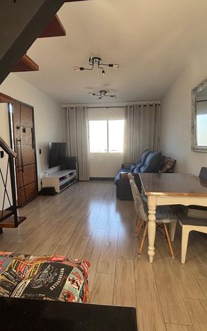 Casa de condomínio à venda com 59m², 2 quartos e 2 vagas Casa de condomínio à venda com 59m², 2 quartos e 2 vagasSala
