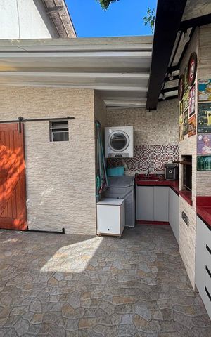 Casa de condomínio à venda com 59m², 2 quartos e 2 vagas Casa de condomínio à venda com 59m², 2 quartos e 2 vagasLavanderia + churrasqueira