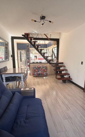 Casa de condomínio à venda com 59m², 2 quartos e 2 vagas Casa de condomínio à venda com 59m², 2 quartos e 2 vagasSala