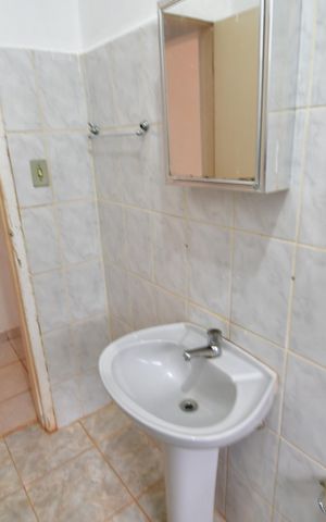 Casa à venda com 60m², 1 quarto e 8 vagasBanheiro