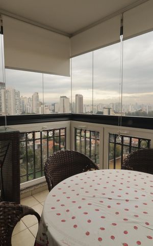 Apartamento para alugar com 110m², 3 quartos e 2 vagasVaranda