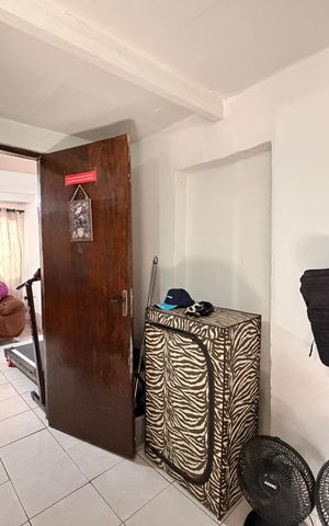 Casa à venda com 300m², 8 quartos e 2 vagasQuarto 1 - Casa 2