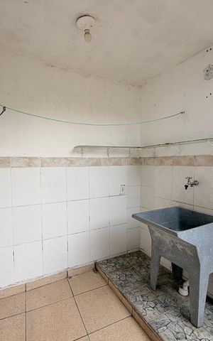 Casa à venda com 300m², 8 quartos e 2 vagasQuintal com área de serviço - Casa 3