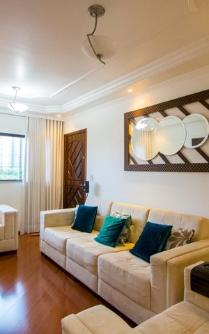 Casa à venda com 190m², 3 quartos e 3 vagas Casa à venda com 190m², 3 quartos e 3 vagasSala