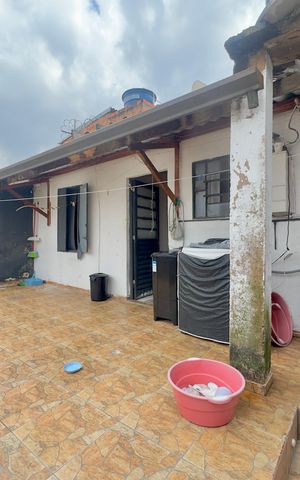 Casa à venda com 70m², 3 quartos e 1 vagaQuintal