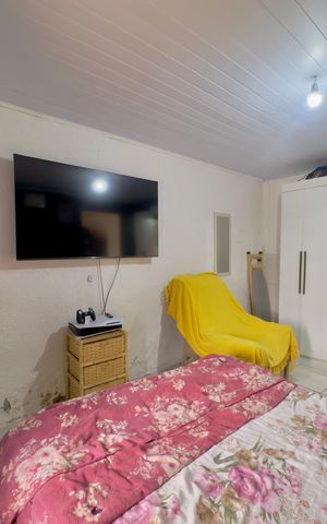 Casa à venda com 70m², 3 quartos e 1 vagaQuarto 3 - Edícula