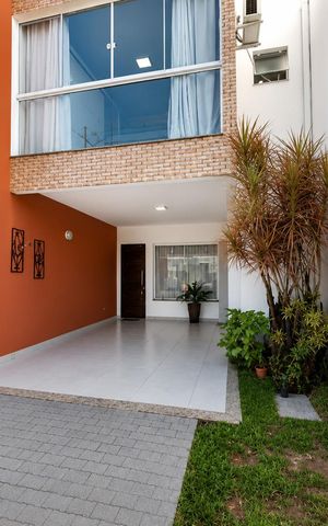 Casa para alugar com 127m², 3 quartos e 1 vaga Casa para alugar com 127m², 3 quartos e 1 vagaFachada