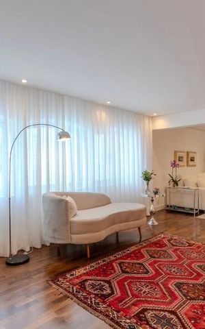 Apartamento à venda com 131m², 2 quartos e 1 vaga Apartamento à venda com 131m², 2 quartos e 1 vagaSala