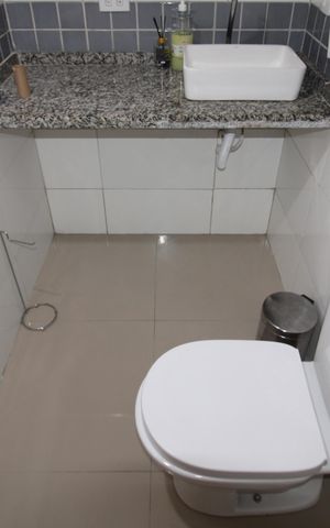 Casa à venda com 241m², 5 quartos e 2 vagasBanheiro 2