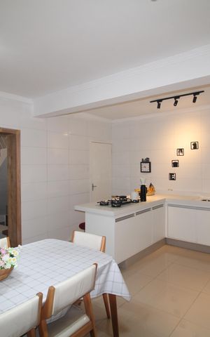 Casa à venda com 241m², 5 quartos e 2 vagasCozinha