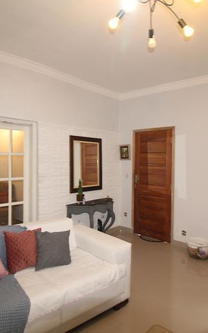 Casa à venda com 241m², 5 quartos e 2 vagasSala