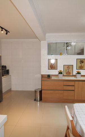 Casa à venda com 241m², 5 quartos e 2 vagasCozinha