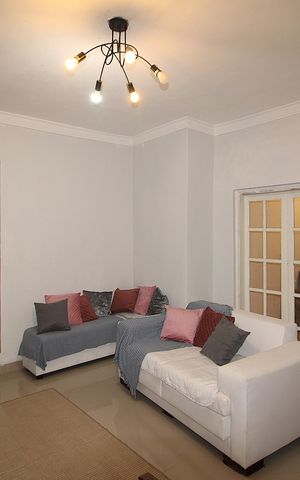 Casa à venda com 241m², 5 quartos e 2 vagasSala