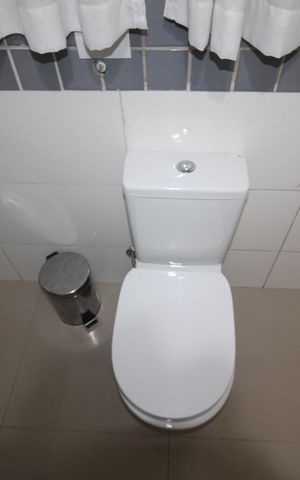 Casa à venda com 241m², 5 quartos e 2 vagasBanheiro 2