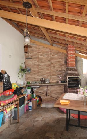 Casa à venda com 241m², 5 quartos e 2 vagasÁrea de Serviço