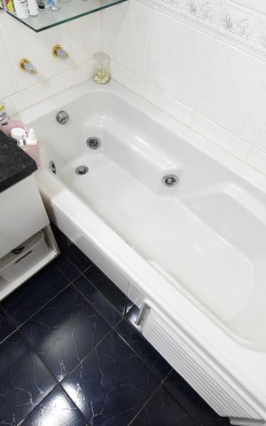 Casa à venda com 440m², 4 quartos e 3 vagasBanheiro da Suíte