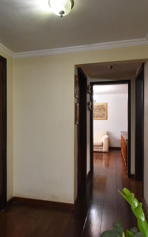 Casa à venda com 440m², 4 quartos e 3 vagasSala