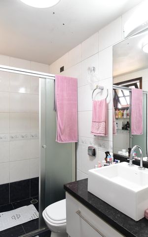 Casa à venda com 440m², 4 quartos e 3 vagasBanheiro da Suíte